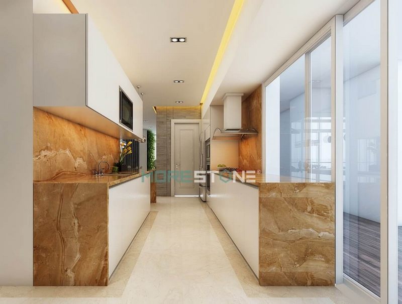 Thiết kế đá ốp bếp tông màu vàng sang trọng với những đường vân đá mềm mại tạo điểm nhấn đặc biệt cho không gian bếp biệt thự